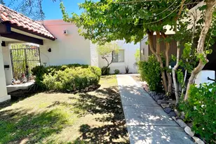 905 W Solcito Ln, Phoenix, AZ 85013 - Photo 2