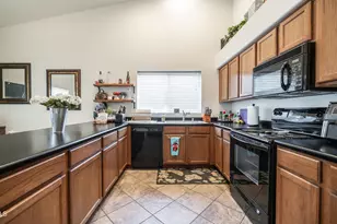 15256 W Statler St, Surprise, AZ 85374 - Photo 4