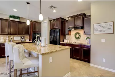 125 E Coconino Drive, Chandler, AZ 85249 - Photo 2
