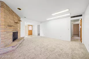 343 E Broadmor Dr, Tempe, AZ 85282 - Photo 4