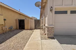 13787 W Maui Ln, Surprise, AZ 85379 - Photo 42