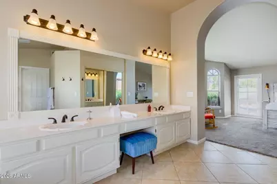 1585 W Honeysuckle Lane, Chandler, AZ 85248 - Photo 18