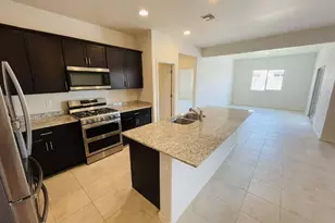 43691 W Yucca Ln, Maricopa, AZ 85138 - Photo 2