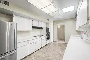 10431 W El Capitan Cir, Sun City, AZ 85351 - Photo 10