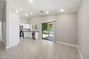 1616 E Desert Ln, Phoenix, AZ 85042 - Photo 6