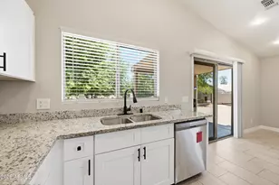 1616 E Desert Ln, Phoenix, AZ 85042 - Photo 8