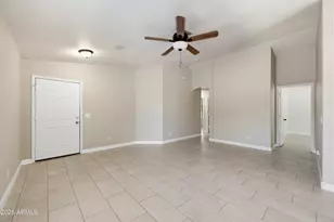 1616 E Desert Ln, Phoenix, AZ 85042 - Photo 4