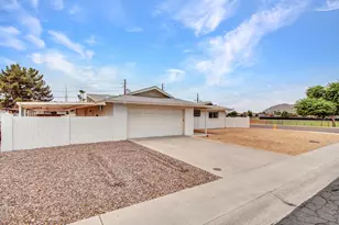 8201 E Malcomb Dr, Scottsdale, AZ 85250 - Photo 4