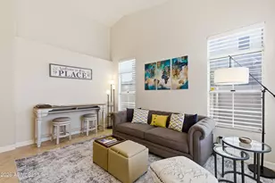 4442 E Graythorn St, Phoenix, AZ 85044 - Photo 2
