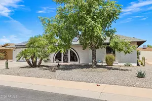 13812 N Whispering Lake Dr, Sun City, AZ 85351 - Photo 2
