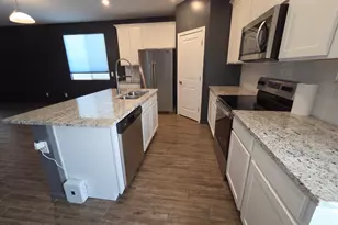 17353 W Patrick Ln, Surprise, AZ 85387 - Photo 6