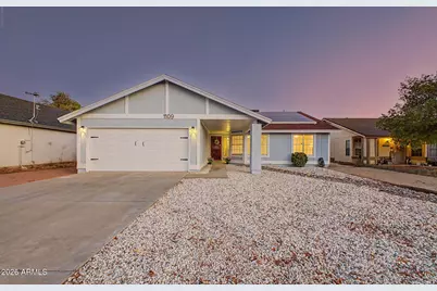 1109 W Wickieup Lane, Phoenix, AZ 85027 - Photo 2