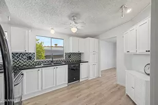2233 E Behrend Dr, Phoenix, AZ 85024 - Photo 20