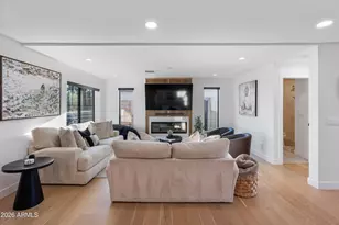8614 E Highland Ave, Scottsdale, AZ 85251 - Photo 12