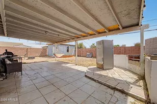 1817 N 38th Dr, Phoenix, AZ 85009 - Photo 32