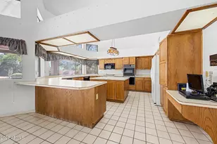 7801 E Charter Oak Rd, Scottsdale, AZ 85260 - Photo 30