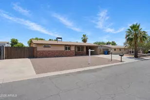 917 N 95th St, Mesa, AZ 85207 - Photo 2
