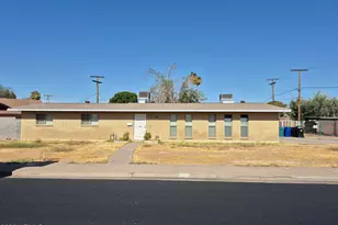 819 N Pioneer, Mesa, AZ 85203 - Photo 2