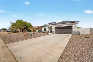 15901 S Saxon Rd, Arizona City, AZ 85123 - Photo 2