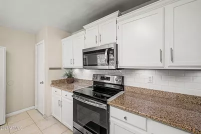 8822 W Purdue Avenue, Peoria, AZ 85345 - Photo 12