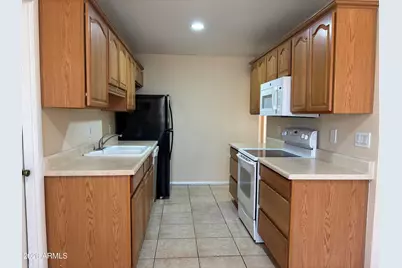 9920 N 97th Drive #B, Peoria, AZ 85345 - Photo 4