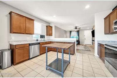 5805 N 71st Drive, Glendale, AZ 85303 - Photo 10