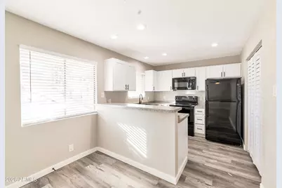 2726 E Beck Lane, Phoenix, AZ 85032 - Photo 2