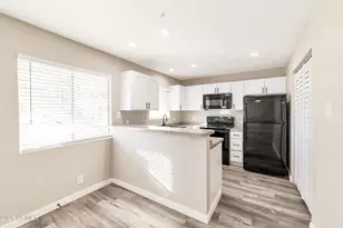2726 E Beck Ln, Phoenix, AZ 85032 - Photo 2
