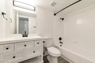2726 E Beck Ln, Phoenix, AZ 85032 - Photo 4