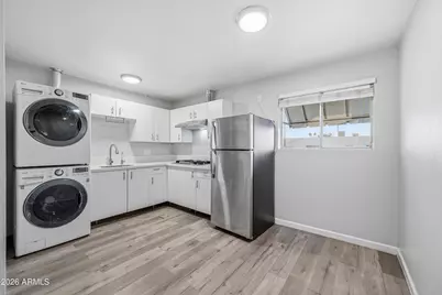 3025 N 32nd Street #Apt 49, Phoenix, AZ 85018 - Photo 4