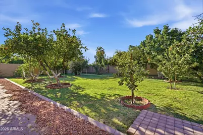 718 E Orangewood Avenue, Phoenix, AZ 85020 - Photo 40