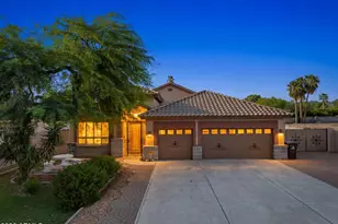 718 E Orangewood Ave, Phoenix, AZ 85020 - Photo 1