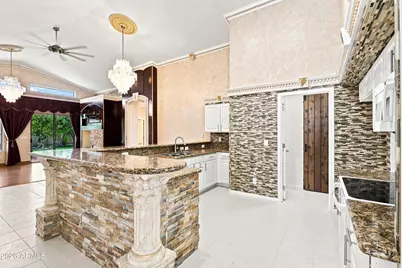 718 E Orangewood Avenue, Phoenix, AZ 85020 - Photo 6