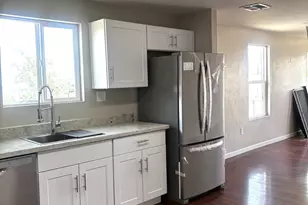 208 N Cleveland Ave, Bisbee, AZ 85603 - Photo 2