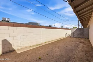 840 E Turney Ave, Phoenix, AZ 85014 - Photo 16