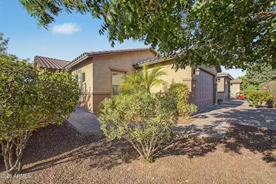 528 W Evergreen Pear Avenue, San Tan Valley, AZ 85140 - Photo 4