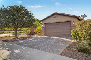 528 W Evergreen Pear Ave, San Tan Valley, AZ 85140 - Photo 2