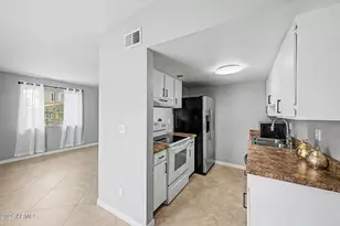 803 E Cochise Dr, Phoenix, AZ 85020 - Photo 4