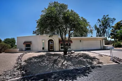 846 E Village Circle Drive N, Phoenix, AZ 85022 - Photo 2