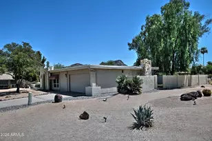 846 E Village Cir Dr N, Phoenix, AZ 85022 - Photo 4