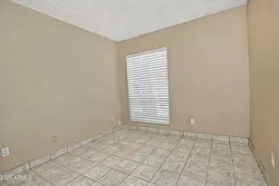 846 E Village Cir Dr N, Phoenix, AZ 85022 - Photo 14
