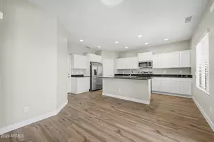 2042 W Davis Rd, Phoenix, AZ 85023 - Photo 14