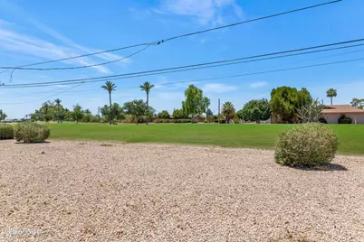 10433 W Oakmont Drive, Sun City, AZ 85351 - Photo 18
