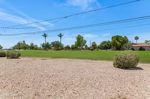 10433 W Oakmont Dr, Sun City, AZ 85351 - Photo 18