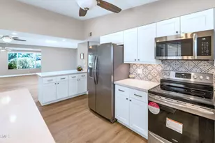 10433 W Oakmont Dr, Sun City, AZ 85351 - Photo 1