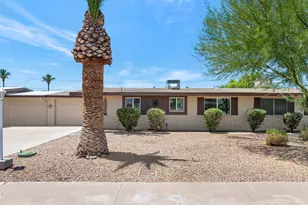 10433 W Oakmont Dr, Sun City, AZ 85351 - Photo 2