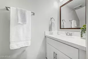 1601 W Sunnyside Dr, Phoenix, AZ 85029 - Photo 10