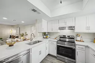1601 W Sunnyside Dr, Phoenix, AZ 85029 - Photo 10