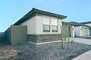 879 W Finch Dr, San Tan Valley, AZ 85140 - Photo 2