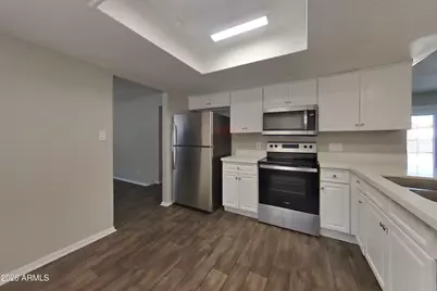 7805 W Cora Lane, Phoenix, AZ 85033 - Photo 6